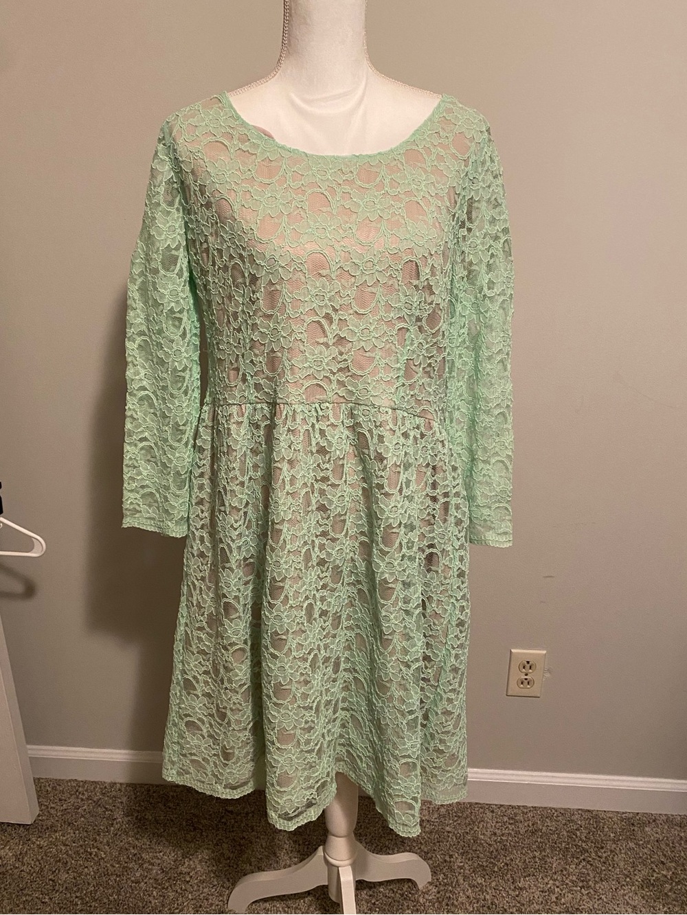 Alex Marie Mint Green Lace A-Line Women's Dress Size 16 with Nude Lining